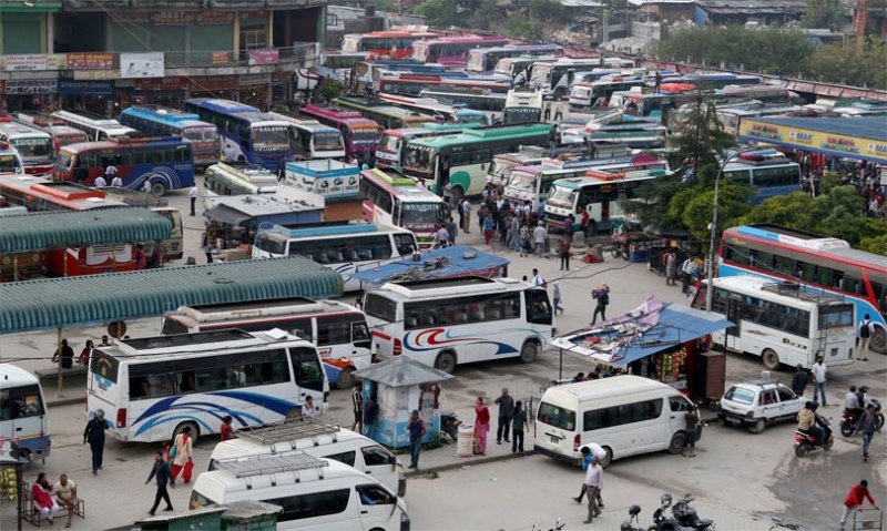 मापदण्ड पालना नगरी यात्रु बोक्ने सार्वजनिक गाडीलाई कारबाही