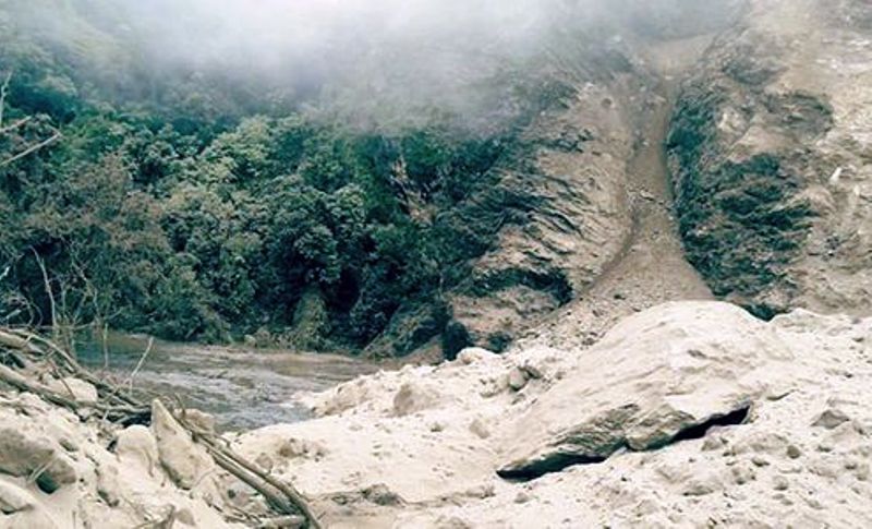 गोरखामा पहिरोले नौलीखोला थुनीयो, आसपासका बासिन्दालाई सतर्क रहन आह्वान