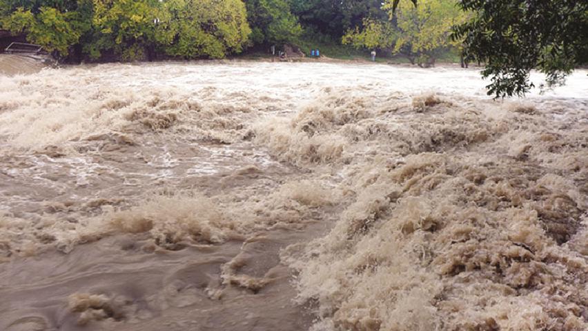 देशका विभिन्न ठाउँमा भारी वर्षा, आगामी ३ दिन देशका ६ वटा नदीमा बाढीको जोखिम