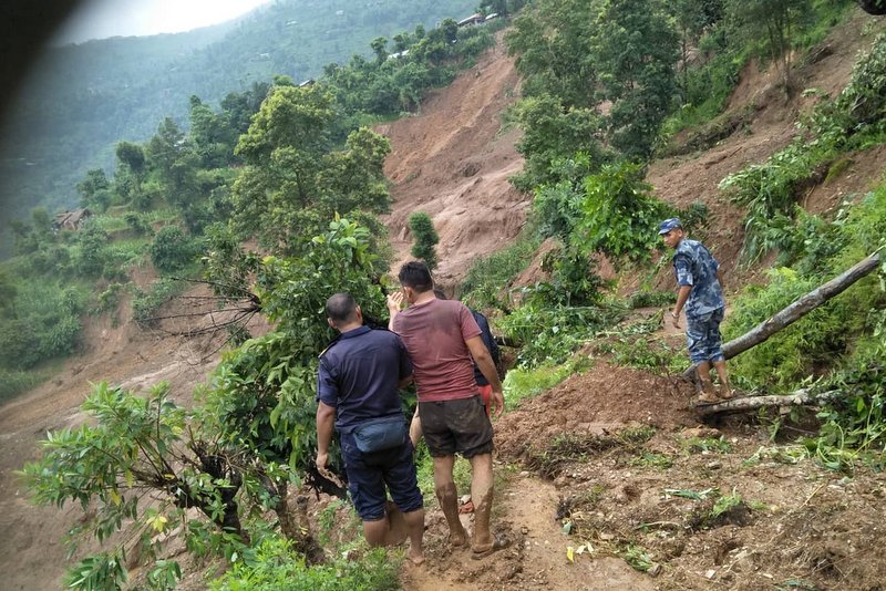 गुल्मीमा पहिरोः एक जनाको शव फेला, एक बेपत्ता