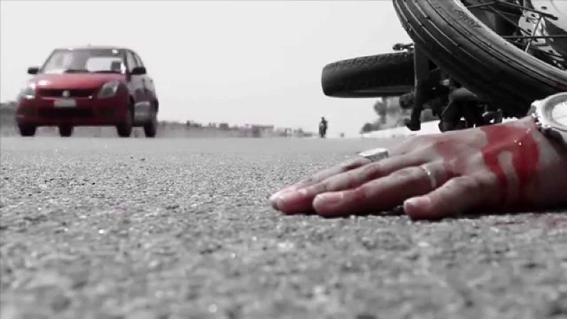 कार र मोटरसाइकल ठोक्किँदा मोटरसाइकल चालकको मृत्यु