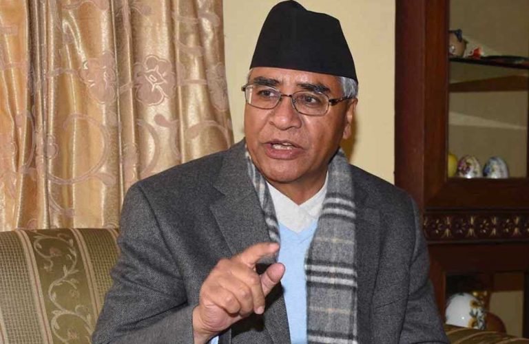 सडक विभागका महानिर्देशकलाई प्रधानमन्त्रीको टेलिफोन : सिसडोलको बाटो तत्काल बनाउनू