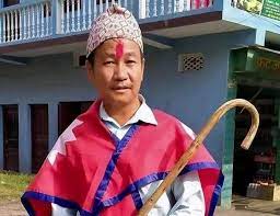 उपमहानगरले किनेको गाडी बेचेर सडकका खाल्टा टाल्न रोलर किन्ने मेयर साम्पाङको घोषणा