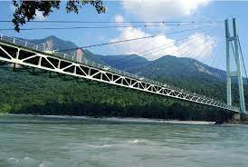 कर्णाली नदीमाथि थप दुई पक्की पुल निर्माण, डुंगाको जोखिमपूर्ण यात्राबाट मुक्ति मिल्दै