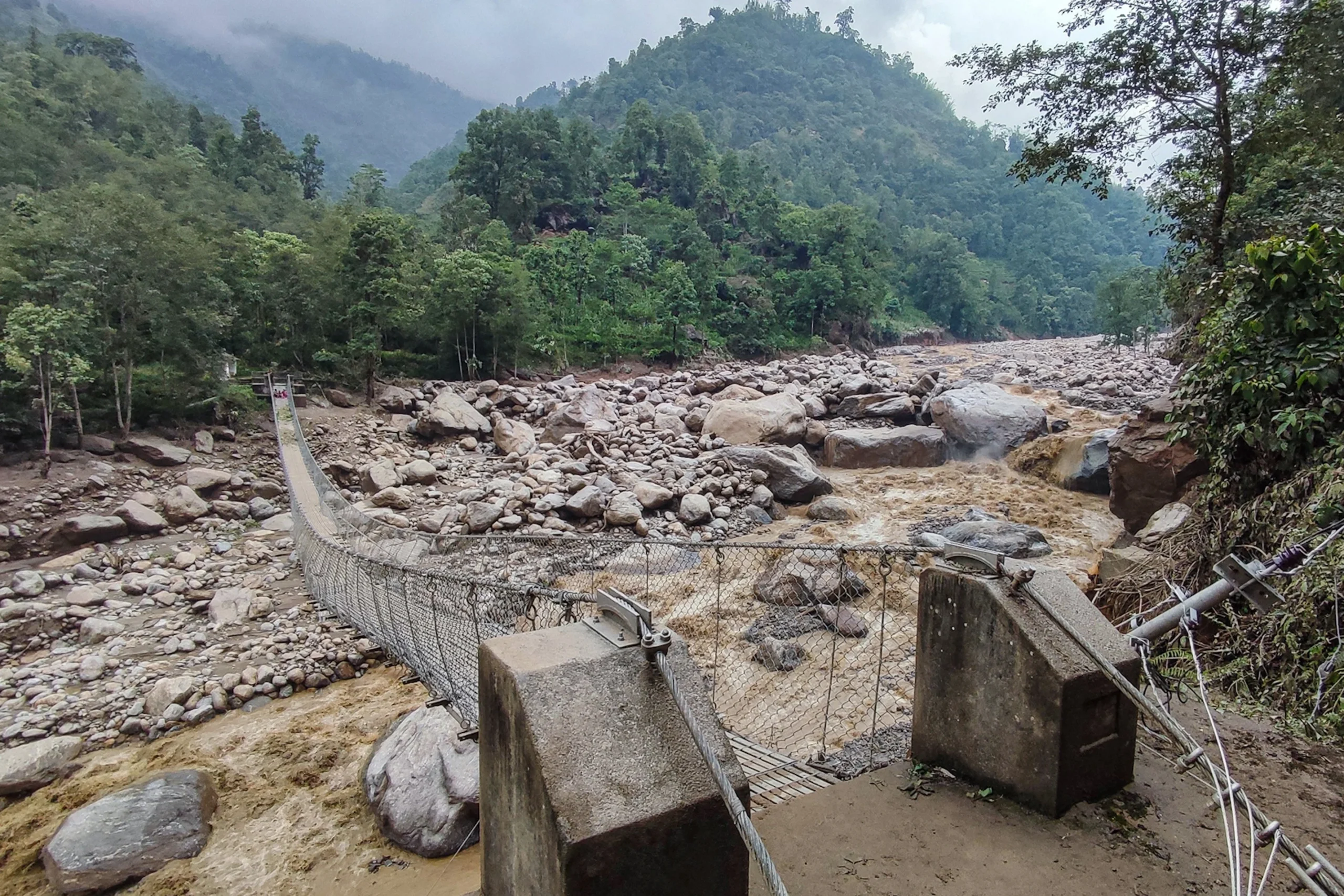 कोशीमा बाढीपहिरो : ज्यान गुमाएका परिवारलाई  एक लाख रुपैयाँ राहत