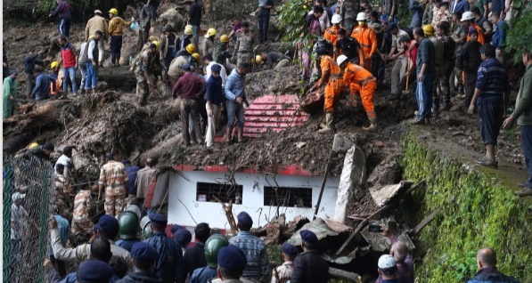 भारतको हिमाचल प्रदेशमा भारी वर्षाका कारण मृत्यु हुनेको संख्या ५५ पुग्यो