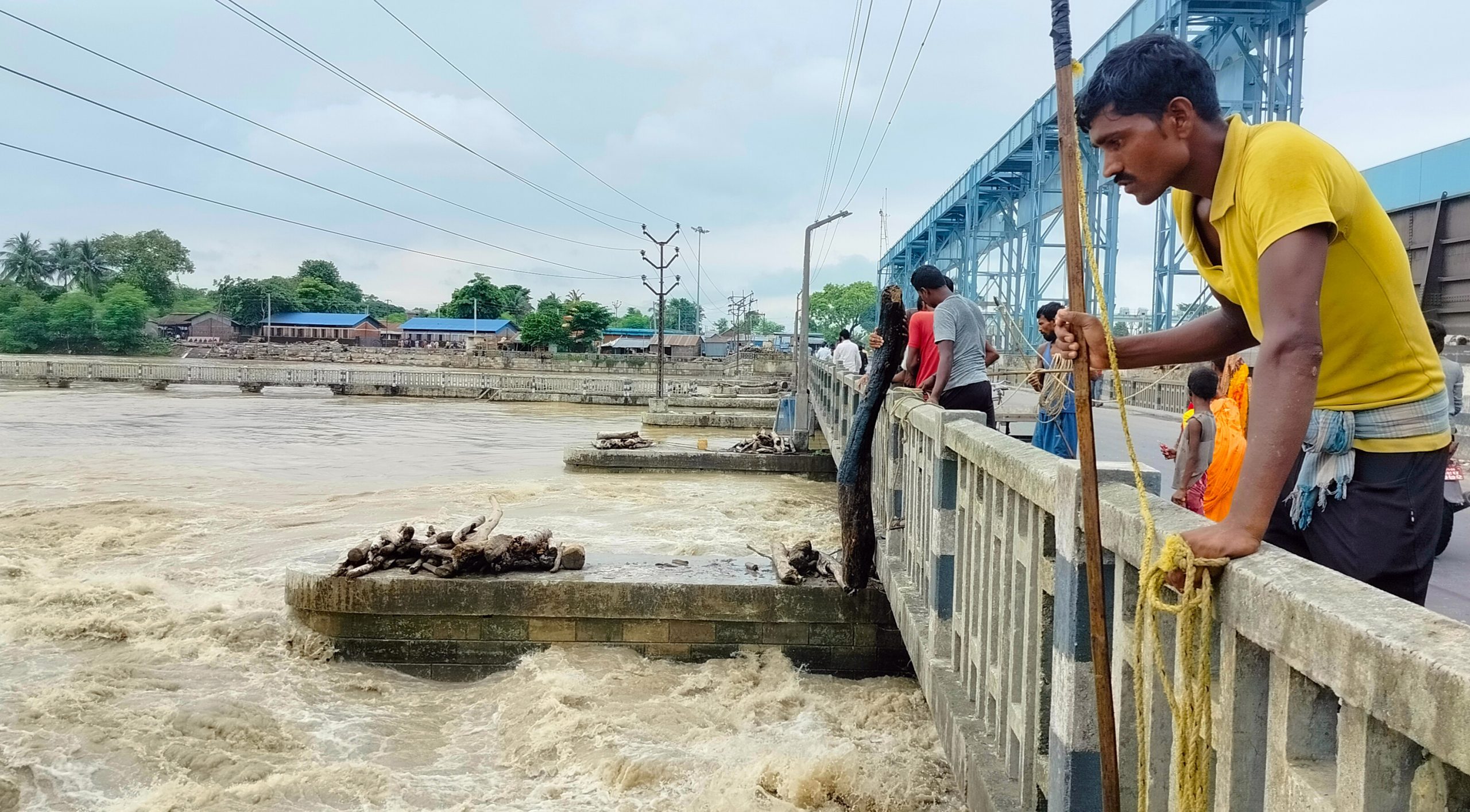 सप्तकोशीमा पानीको बहाव वर्षकै उच्च, नारायणीको जल सतह सतर्कता तहमाथि