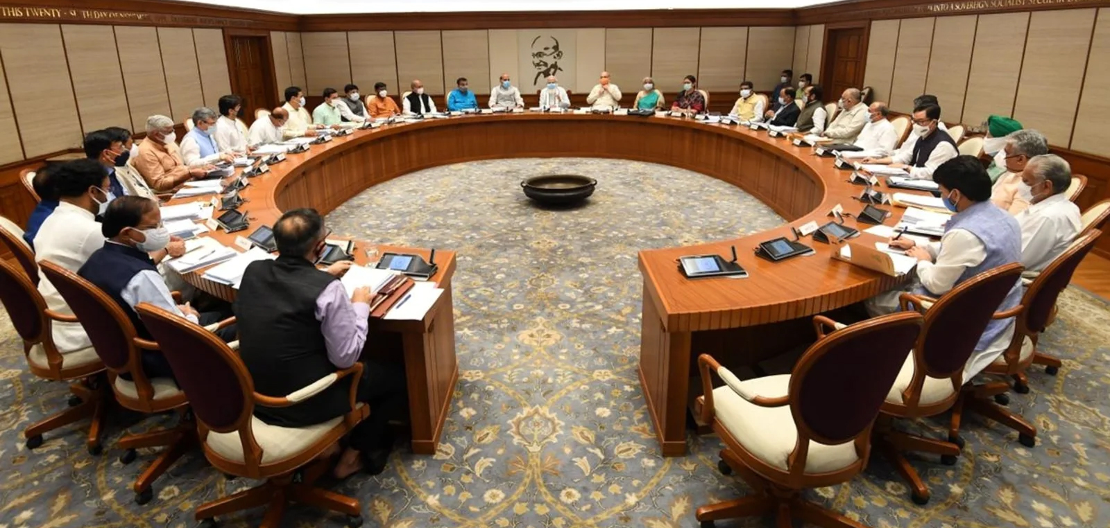 १० बर्षमा नेपालबाट १० हजार मेगावाट बिजुली किन्ने समझदारी भारतीय मन्त्रिपरिषदबाट स्वीकृत