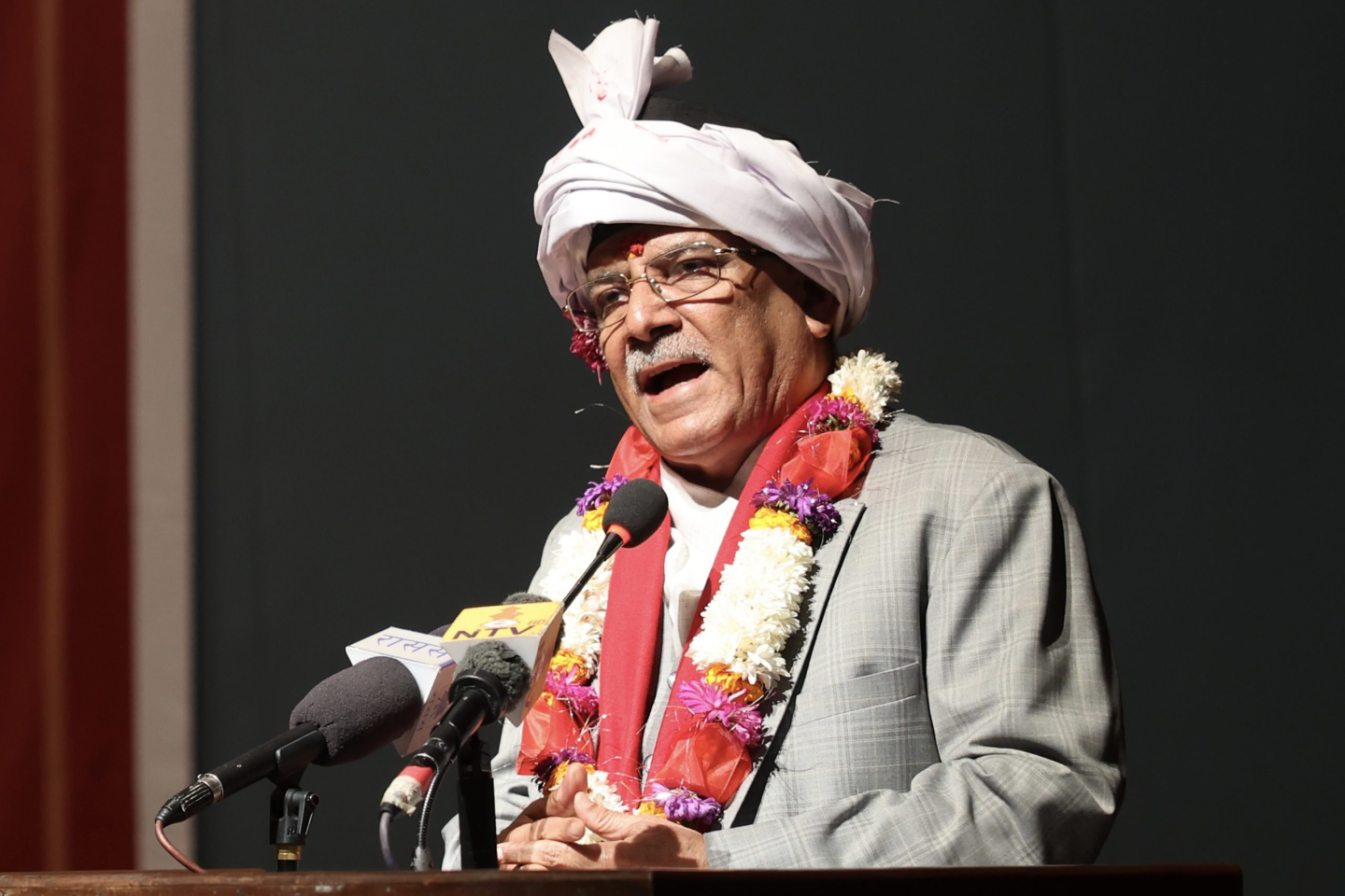पूर्वराजा लक्षित प्रचण्डको कटाक्ष : इतिहासले गलहत्याएका तत्व फेरि फर्कने दुस्साहस गर्दैछन्
