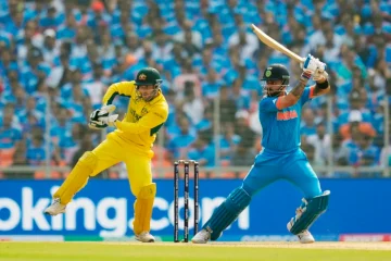 विश्वकप क्रिकेट फाइनल : १०० रन नबनाउँदै भारतले गुमायो तीन विकेट