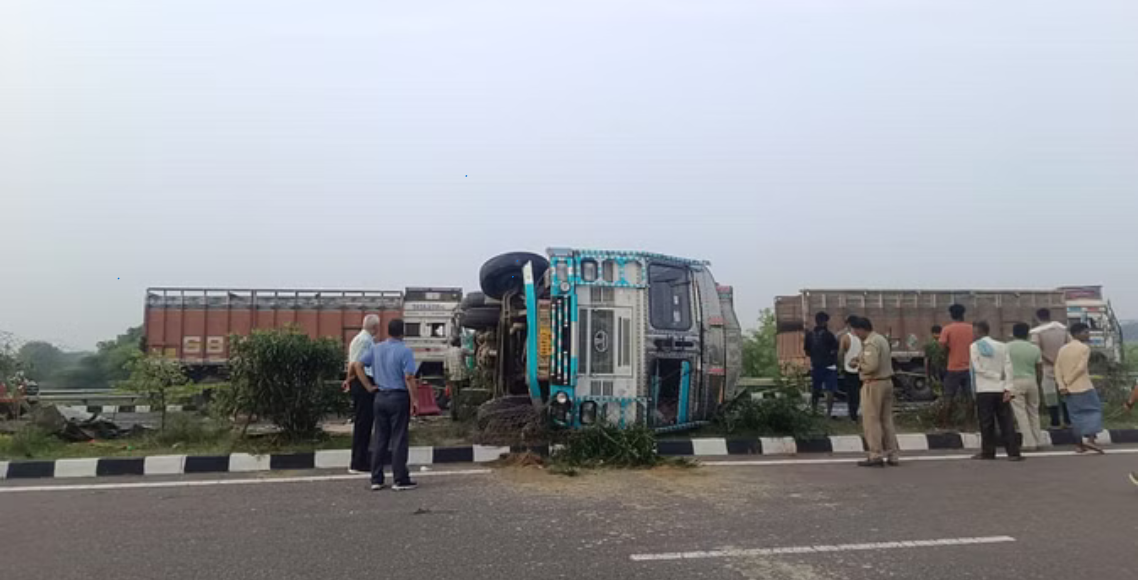 भारतमा बस र ट्यांकर ठोकिँदा १८ को मृत्यु, २० जना घाइते