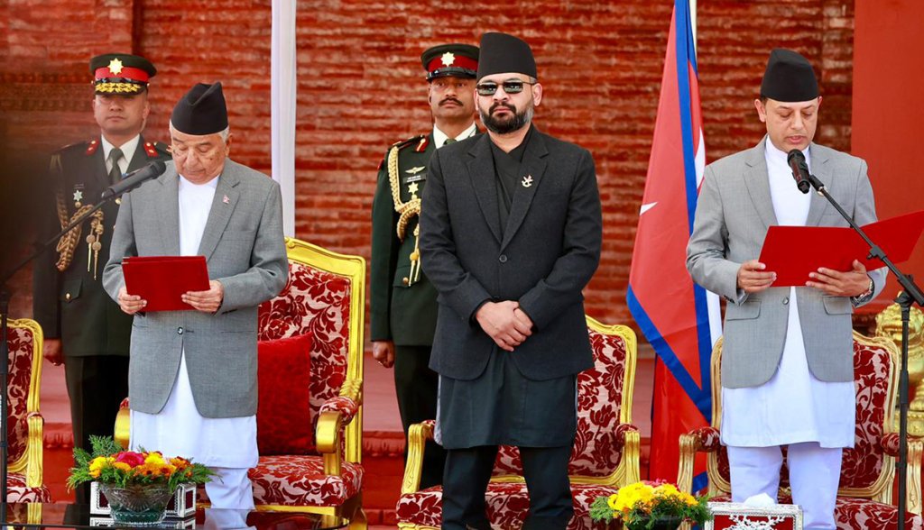नवनिर्वाचित सभामुख डीपी अर्यालले लिए शपथ 