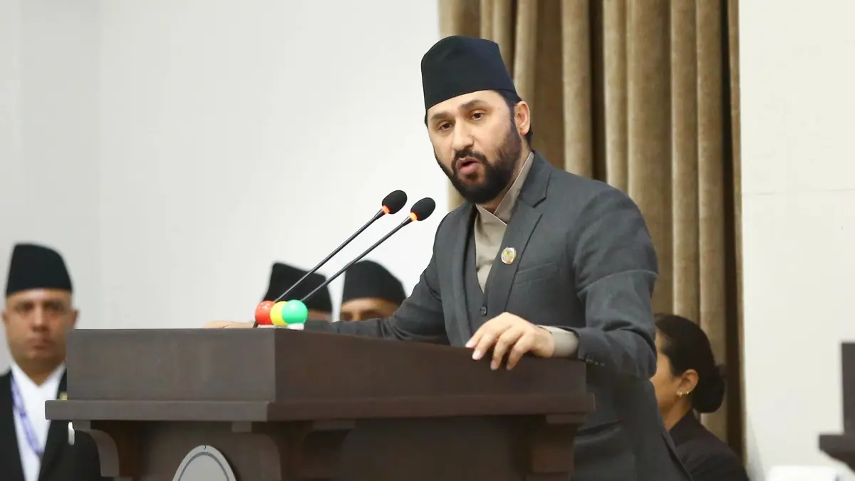 रास्वपा सभापति रवि लामिछाने पत्नीसहित तीनदिने धार्मिक तीर्थाटनमा भारततर्फ, कैंची धाममा दर्शन गर्ने