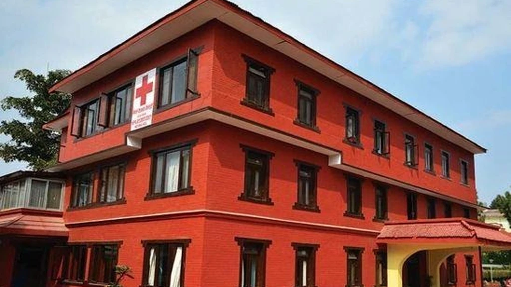 ब्लड बैंकहरूमा रगतको मौज्दात रित्तियो : जीवन रक्षाका लागि रक्तदान गर्न रेडक्रसको विशेष आग्रह